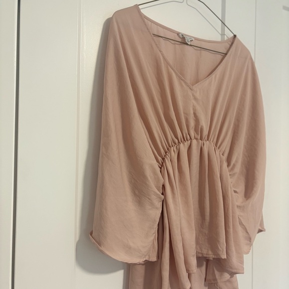 American Eagle Pink Butterfly Short‎ Sleeve Shirt Top with V-neckline Size Small - Picture 4 of 12